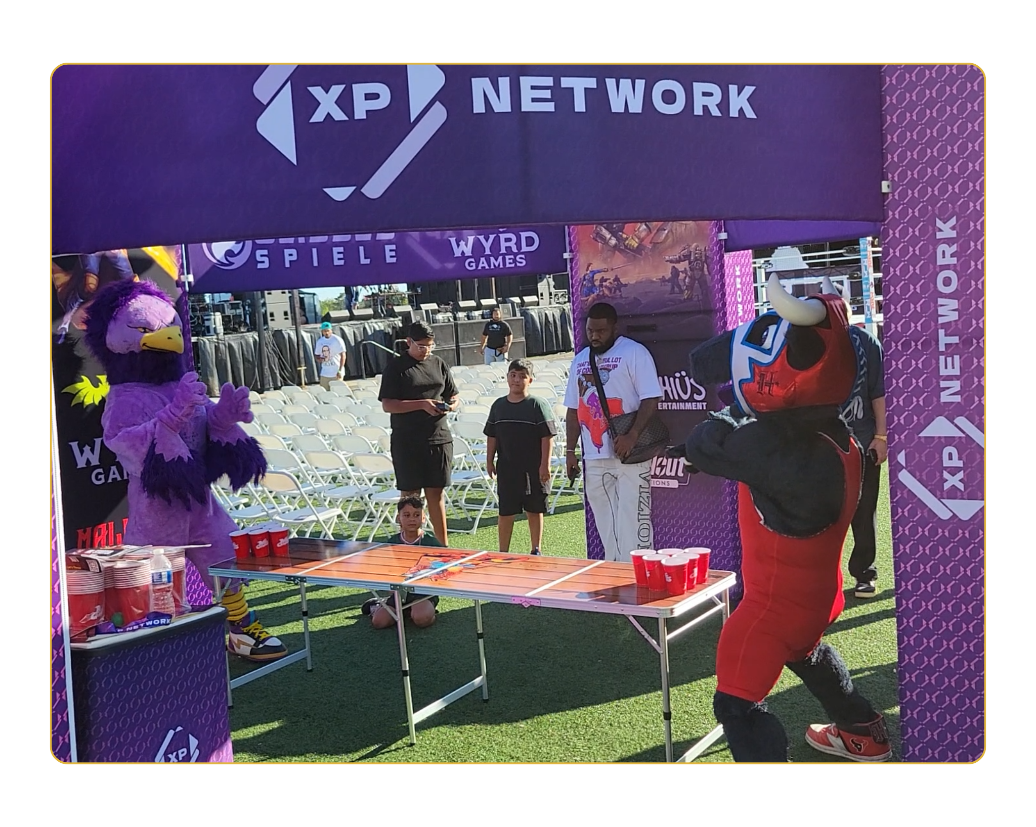 Toro vs Seymour the Bird in Pong of Champions at the XP Network both